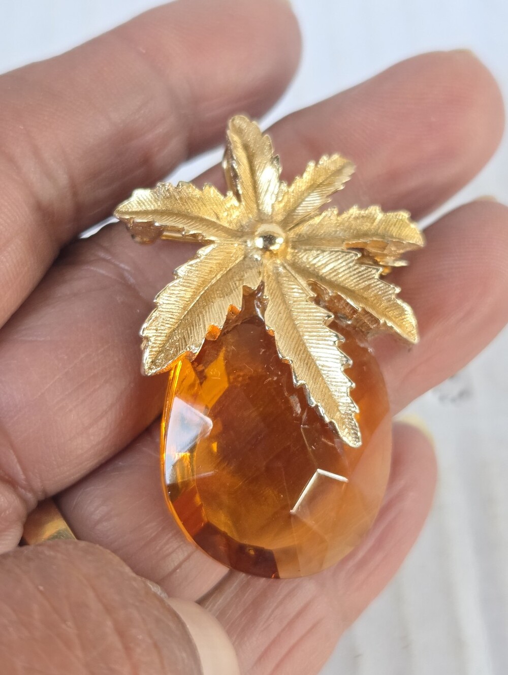 Vintage Sarah Cov Autumn Haze Gold-tone & Amber Glass Pineapple Brooch/Pendant